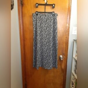 Villager Women's Flower Skirt